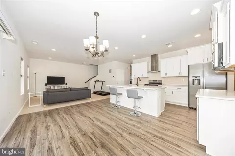 2805 Hillfield Dr, Frederick, MD 21702 photo 9