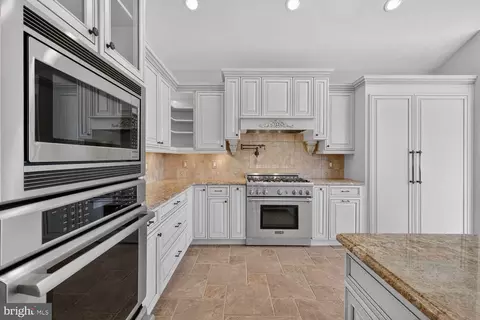 Kitchen - 4803 Smokey Ct, Frederick, MD 21702 photo 13 of 16