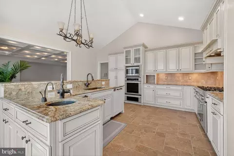 Kitchen - 4803 Smokey Ct, Frederick, MD 21702 photo 5 of 16