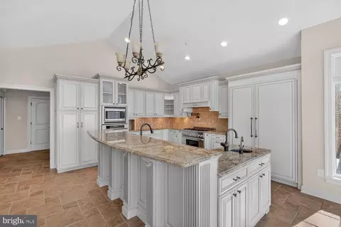 Kitchen - 4803 Smokey Ct, Frederick, MD 21702 photo 15 of 16