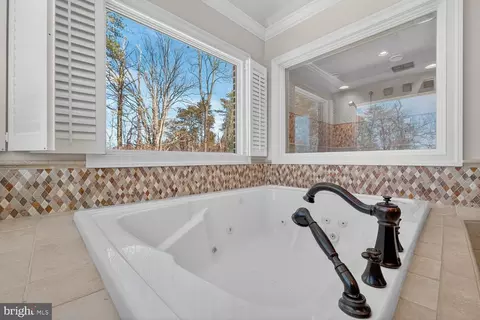 Bath - 4803 Smokey Ct, Frederick, MD 21702 photo 6 of 14