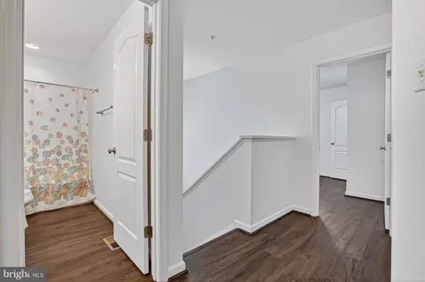 Entry Way - 1925 Washburn Ct, Frederick, MD 21702 photo 7 of 9