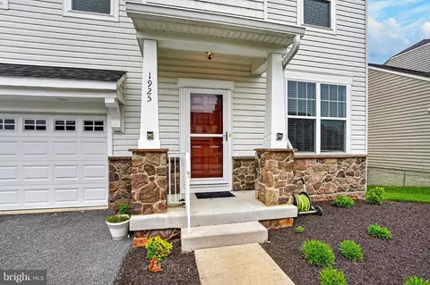 Exterior - 1925 Washburn Ct, Frederick, MD 21702 photo 4 of 6