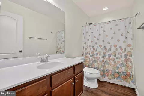 Bath - 1925 Washburn Ct, Frederick, MD 21702 photo 2 of 2