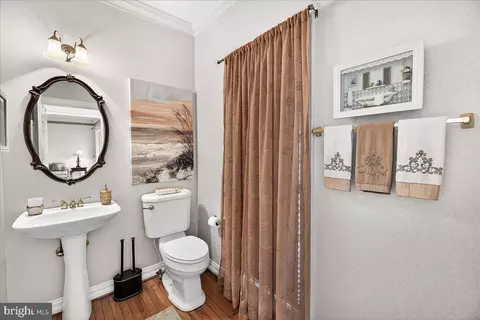 Bath - 6434 Bellevue Pl, Frederick, MD 21701 photo 1 of 6