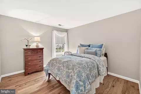 Bedroom - 6434 Bellevue Pl, Frederick, MD 21701 photo 4 of 6
