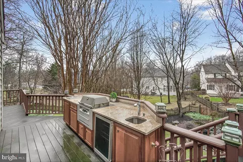 Exterior - 6434 Bellevue Pl, Frederick, MD 21701 photo 11 of 23