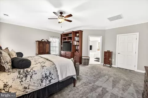 Bedroom - 6434 Bellevue Pl, Frederick, MD 21701 photo 1 of 6