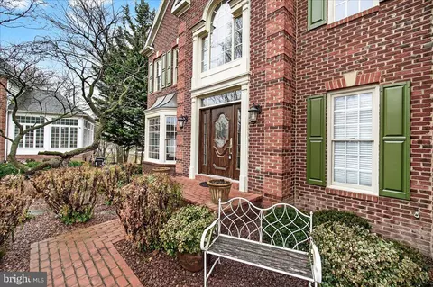Exterior - 6434 Bellevue Pl, Frederick, MD 21701 photo 8 of 23