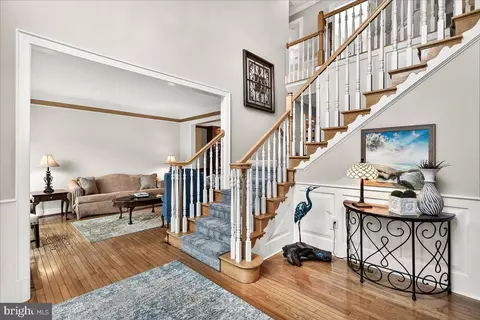 Entry Way - 6434 Bellevue Pl, Frederick, MD 21701 photo 2 of 6