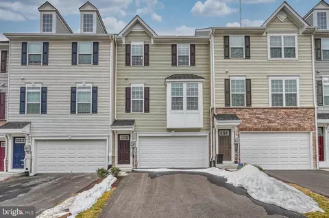 336 Paca Gardens Ln, Frederick, MD 21703 photo 2