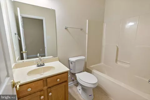 Bath - 1501 Mohican Ct, Frederick, MD 21701 photo 6 of 6