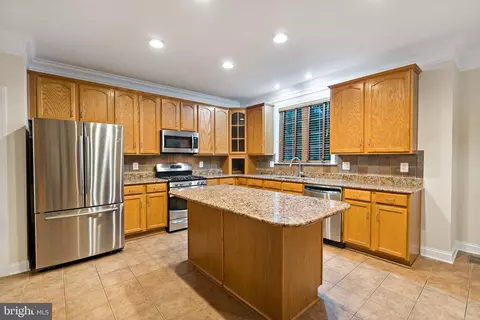 Kitchen - 1501 Mohican Ct, Frederick, MD 21701 photo 4 of 9