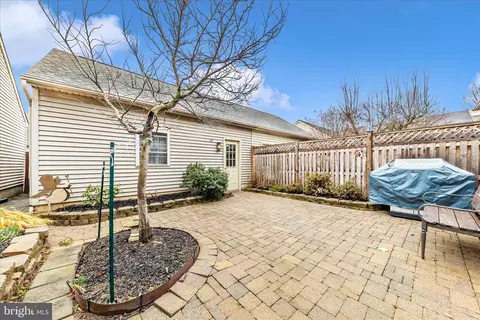 Exterior - 2205 Garden Ln, Frederick, MD 21701 photo 4 of 9