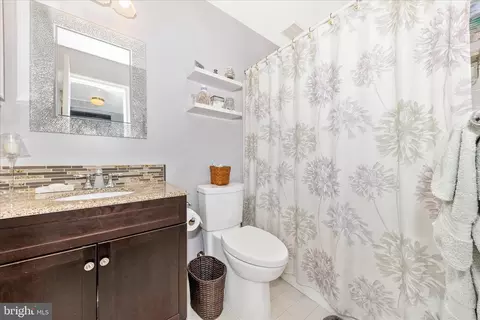 Bath - 2205 Garden Ln, Frederick, MD 21701 photo 3 of 4