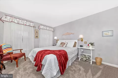 Bedroom - 2205 Garden Ln, Frederick, MD 21701 photo 4 of 7