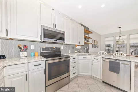 Kitchen - 2205 Garden Ln, Frederick, MD 21701 photo 2 of 4