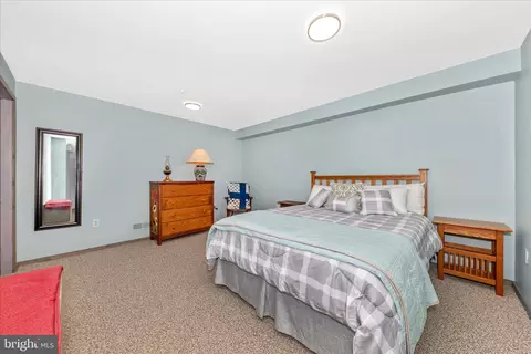 Bedroom - 2205 Garden Ln, Frederick, MD 21701 photo 6 of 7