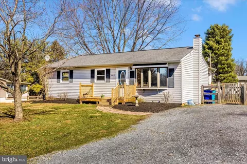 8615 Chestnut Grove Rd, Frederick, MD 21701