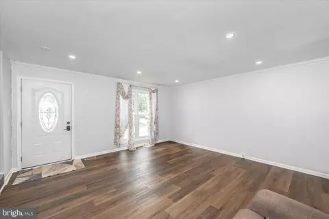 Entry Way - 1864 Murdock Ct, Frederick, MD 21702 photo 2 of 7