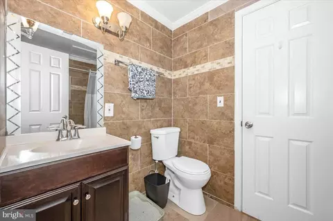 Bath - 1864 Murdock Ct, Frederick, MD 21702 photo 2 of 2