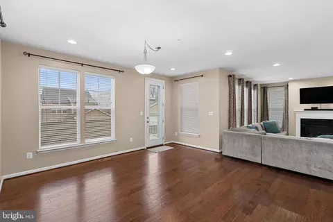 Living - 8422 Cliffview Ln, Frederick, MD 21704 photo 2 of 7