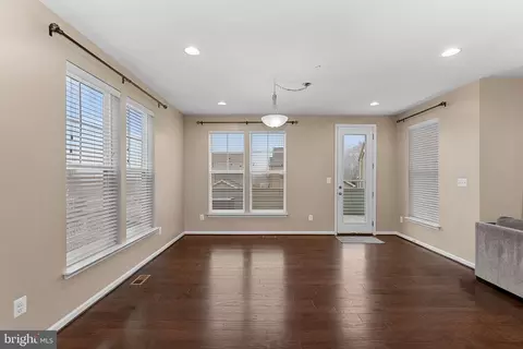 Living - 8422 Cliffview Ln, Frederick, MD 21704 photo 3 of 7
