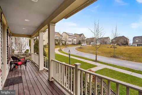 Exterior - 8422 Cliffview Ln, Frederick, MD 21704 photo 5 of 8
