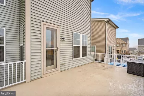 Exterior - 8422 Cliffview Ln, Frederick, MD 21704 photo 6 of 8