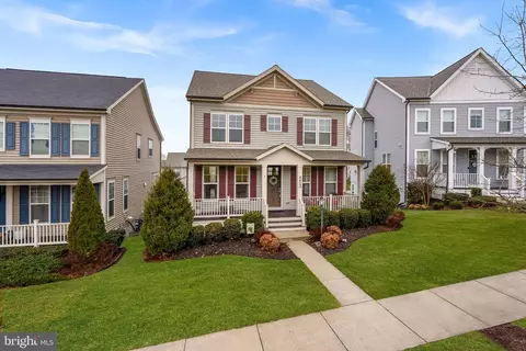 Exterior - 8422 Cliffview Ln, Frederick, MD 21704 photo 3 of 8