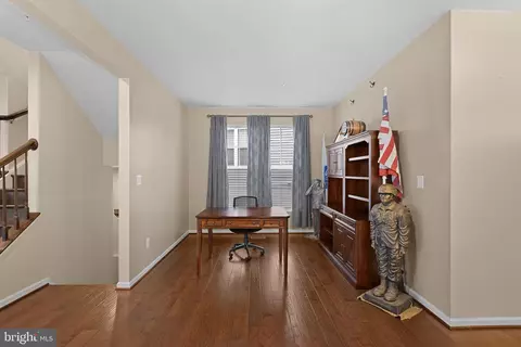 Entry Way - 8422 Cliffview Ln, Frederick, MD 21704 photo 4 of 17