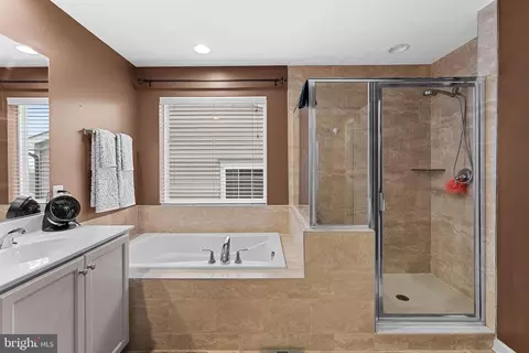 Bath - 8422 Cliffview Ln, Frederick, MD 21704 photo 2 of 4