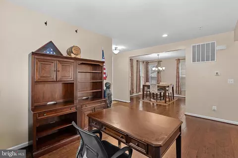 Entry Way - 8422 Cliffview Ln, Frederick, MD 21704 photo 6 of 17