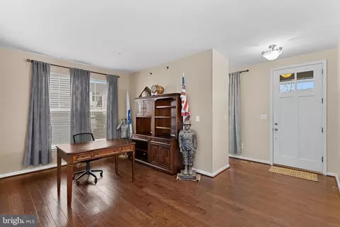 Entry Way - 8422 Cliffview Ln, Frederick, MD 21704 photo 2 of 17