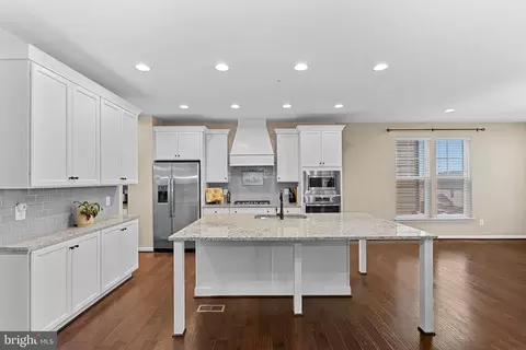 Kitchen - 8422 Cliffview Ln, Frederick, MD 21704 photo 2 of 4