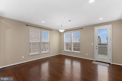 Living - 8422 Cliffview Ln, Frederick, MD 21704 photo 1 of 7