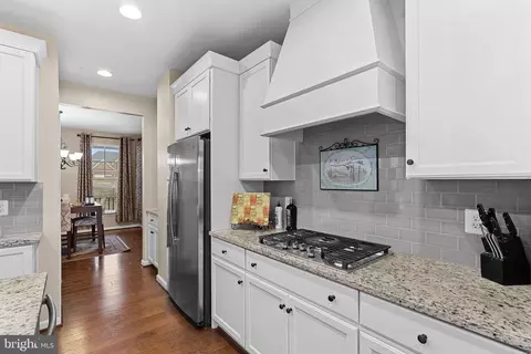 Entry Way - 8422 Cliffview Ln, Frederick, MD 21704 photo 1 of 17