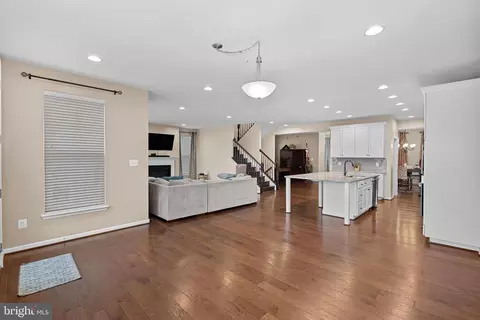 Entry Way - 8422 Cliffview Ln, Frederick, MD 21704 photo 10 of 17