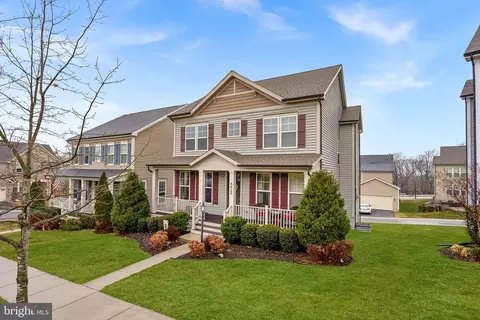 Exterior - 8422 Cliffview Ln, Frederick, MD 21704 photo 4 of 8