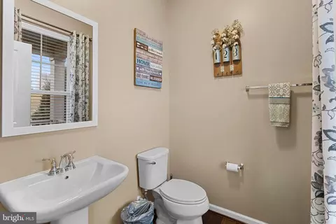Entry Way - 8422 Cliffview Ln, Frederick, MD 21704 photo 13 of 17