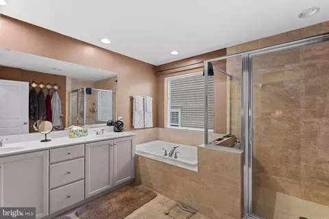 Bath - 8422 Cliffview Ln, Frederick, MD 21704 photo 1 of 4