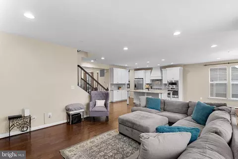 Entry Way - 8422 Cliffview Ln, Frederick, MD 21704 photo 12 of 17