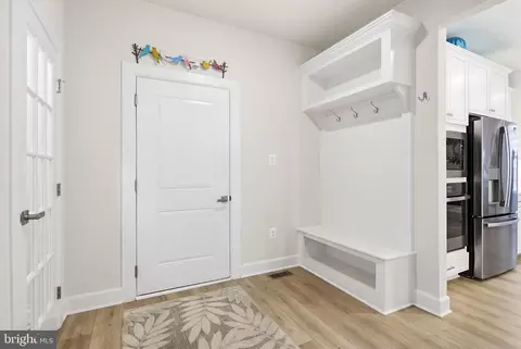 Entry Way - 2605 Broadleaf Dr, Frederick, MD 21702 photo 4 of 7