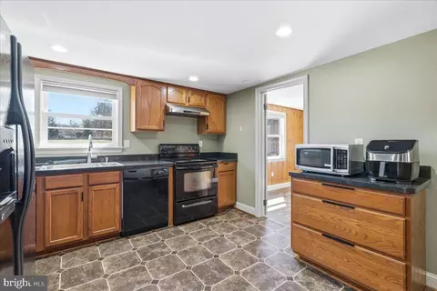 Entry Way - 4835 Shookstown Rd, Frederick, MD 21702 photo 2 of 6