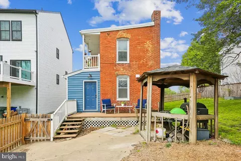 Exterior - 30 Hamilton Ave, Frederick, MD 21701 photo 4 of 7