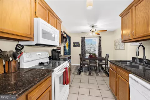 Kitchen - 47 Vienna Ct, Frederick, MD 21702 photo 4 of 4