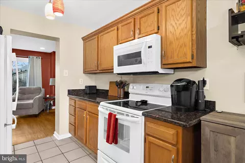 Kitchen - 47 Vienna Ct, Frederick, MD 21702 photo 2 of 4