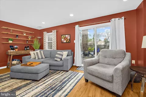 Living - 47 Vienna Ct, Frederick, MD 21702 photo 1 of 2