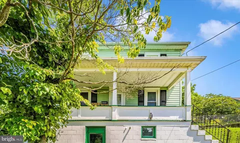 7 W B St, Brunswick, MD 21716