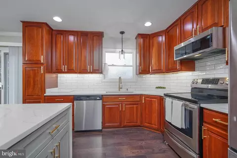 Kitchen - 6722 Mallard Ct, Frederick, MD 21703 photo 4 of 4